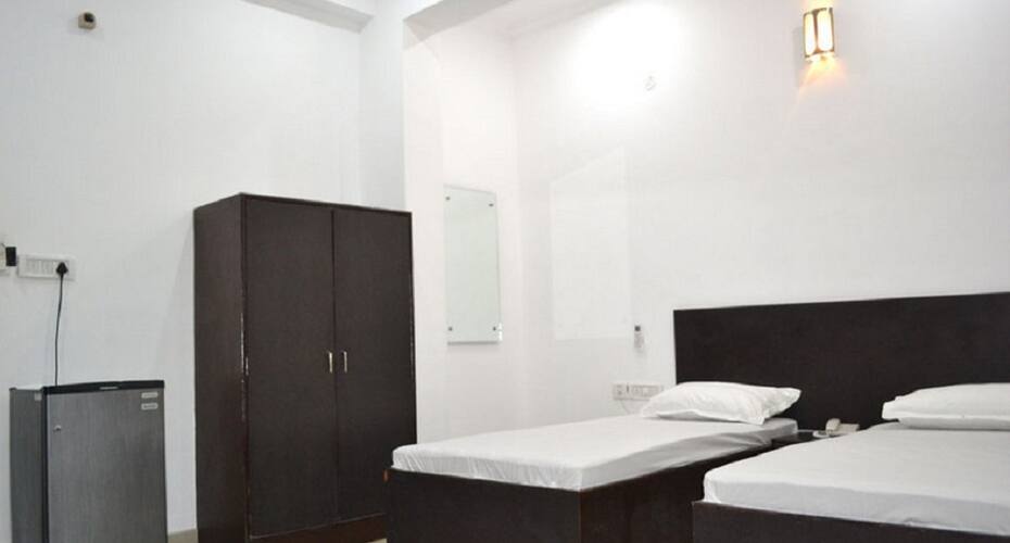 Rajni Guest House, Agra 5